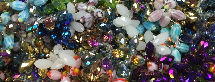 Beads Galore International Inc is one of Lugares favoritos de Vasundhara.