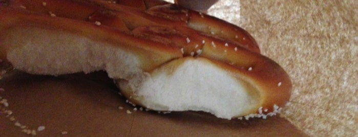 A Taste Of Philly Pretzel Bakery is one of Chuckさんの保存済みスポット.