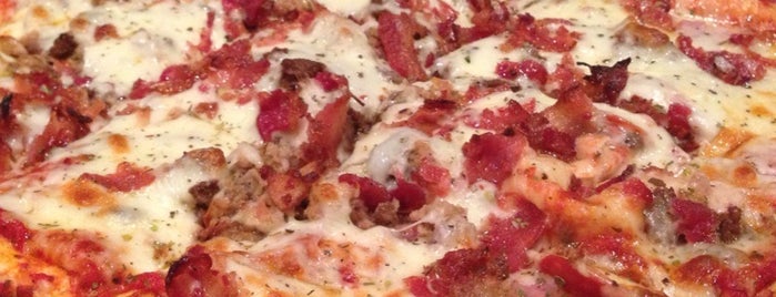 Jockamo Upper Crust Pizza is one of Gespeicherte Orte von Chris.