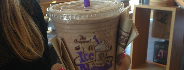 The Coffee Bean & Tea Leaf is one of Lugares favoritos de Ron.