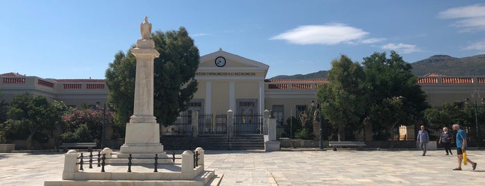 Πλατεία Γηροκομείου (Πάνω Πλατεία) is one of Andros 08/2017.