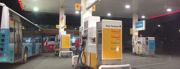 Shell is one of Tuğrulさんのお気に入りスポット.
