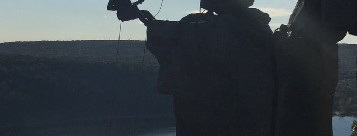 Devil's Lake State Park is one of Locais curtidos por Noah.