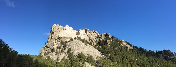 Mount Rushmore National Memorial is one of Posti che sono piaciuti a Noah.