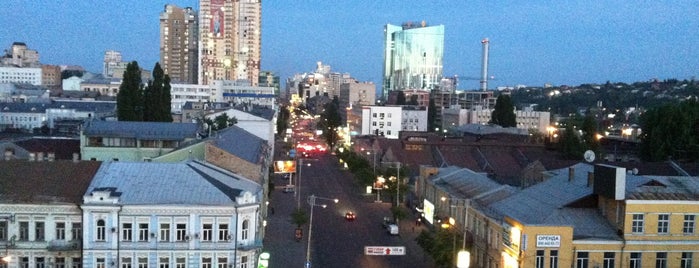 Крыша паркинга универмага «Украина» is one of Kyiv Rooftop.