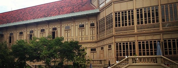 Vimanmek Mansion is one of Must have to travel in Bangkok (เที่ยวรอบกรุงเทพฯ).