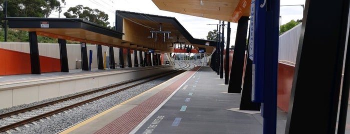 Oaklands Railway Station is one of Noarlunga Train Line.