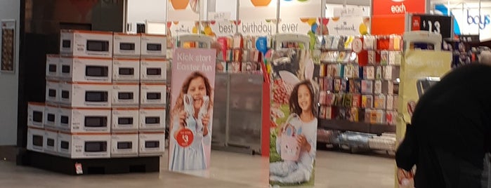 Kmart is one of Carlaさんのお気に入りスポット.