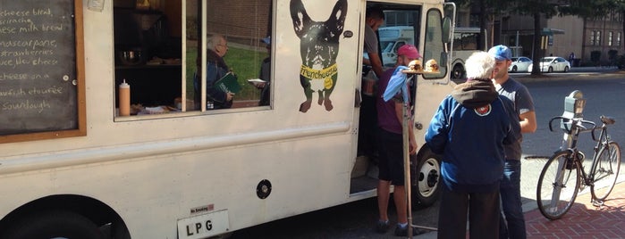 Frencheeze Food Truck is one of Hamburgers.