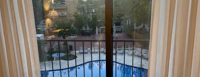 Hotel Ciudad de Castelldefels is one of hotels.
