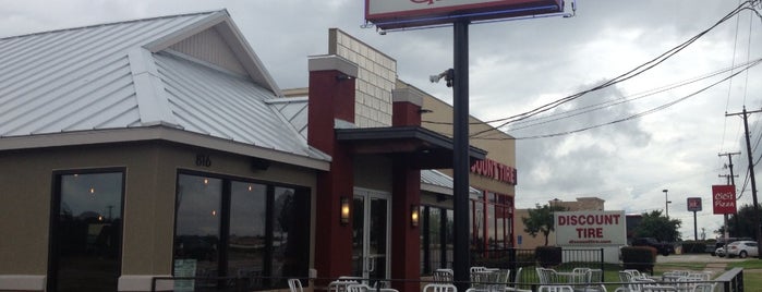 Fishbone Grill & Oyster Bar is one of Locais curtidos por Mitch.