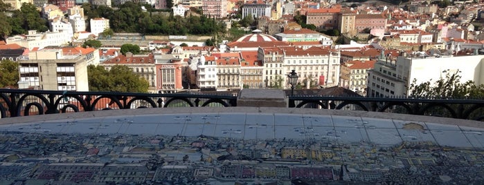 Miradouro de São Pedro de Alcântara is one of ATRAÇÕES da Grande Lisboa.