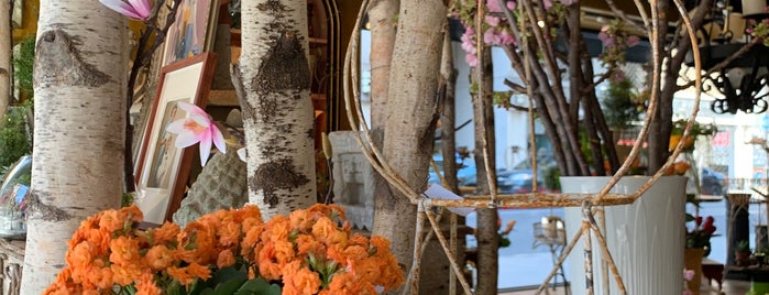 Seasons Floral Design is one of Taisiia'nın Beğendiği Mekanlar.