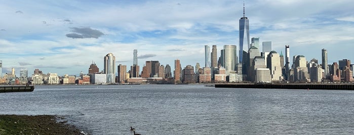 Newport Boardwalk is one of The 15 Best Places with Scenic Views in Jersey City.