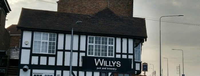 Willy's Pub and Brewery is one of สถานที่ที่ Carl ถูกใจ.