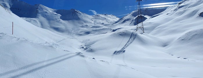 Piz Val Grondabahn is one of Lieux qui ont plu à Cenker.