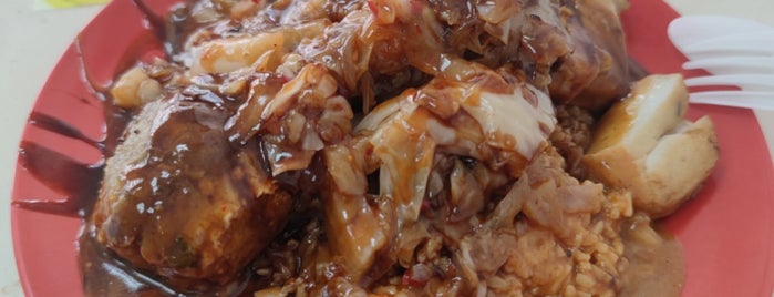Beach Road Scissor-Cut Curry Rice 美芝律剪刀咖哩飯 is one of Chicken.