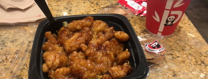 Panda Express is one of Paulさんのお気に入りスポット.