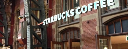 Starbucks is one of สถานที่ที่ Андрей ถูกใจ.