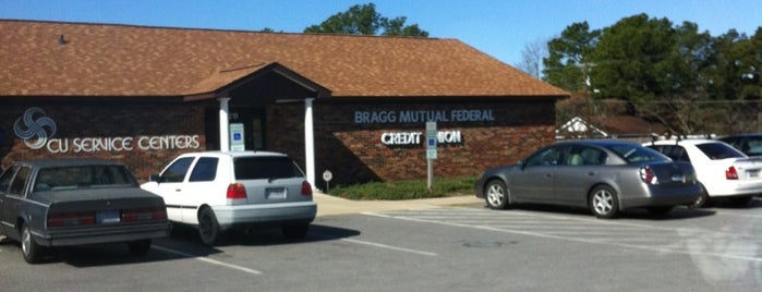 Bragg Mutual Federal Credit Union is one of Brandi'nin Beğendiği Mekanlar.