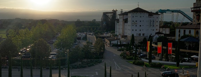 Hotel Colosseo is one of Tempat yang Disukai Ahmed.