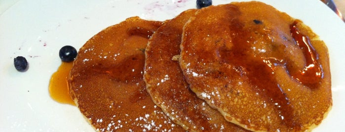 Pershing Square Café is one of The 15 Best Places for Pancakes in Midtown East, New York.