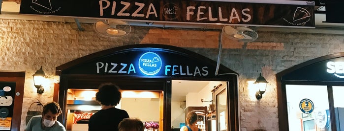 Pizza Fellas is one of Posti che sono piaciuti a Tahsin.