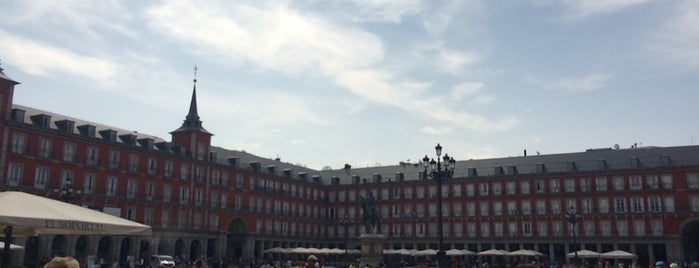 Plaza Mayor is one of Locais curtidos por Tahsin.