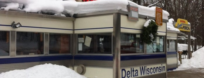 Delta Diner is one of Places I love.