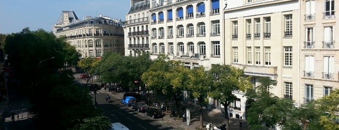 Grand Hotel De L'Avenue is one of Tempat yang Disukai Burcu.