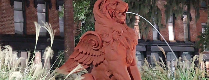 Winged Lion Fountain is one of Phil's Favorites.