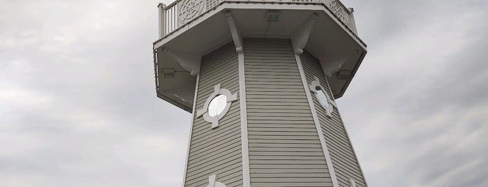 Lighthouse is one of Tempat yang Disukai Lizzie.