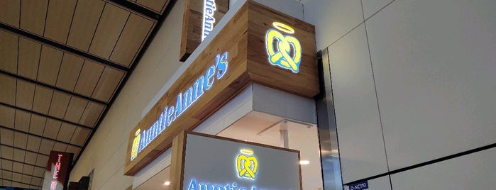 Auntie Anne's is one of Lieux qui ont plu à Srini.