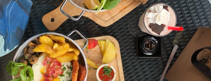 Viuna Plus Café | كافه ويونا پلاس is one of Breakfasting in TEHRAN.