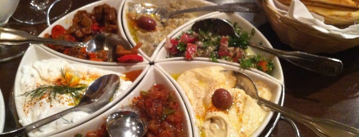 A La Turca Mediterranean Cuisine is one of Tempat yang Disimpan Altuğ Revnak.