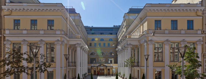 The Official State Hermitage Hotel is one of Отели.
