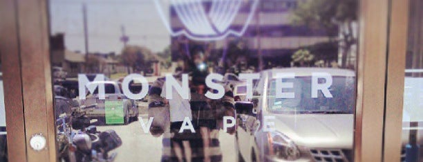 Monster Vape is one of สถานที่ที่ Catherine ถูกใจ.