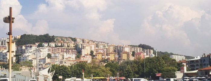 Güzelyalı Sahili is one of Tempat yang Disukai -.