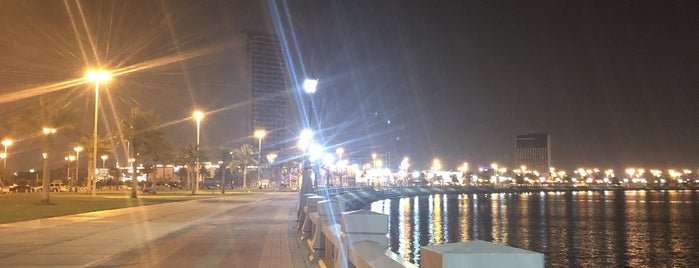 Dammam Corniche is one of -さんのお気に入りスポット.