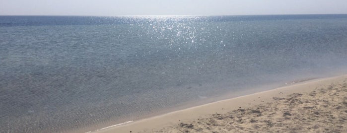 Half Moon Beach is one of -'ın Beğendiği Mekanlar.