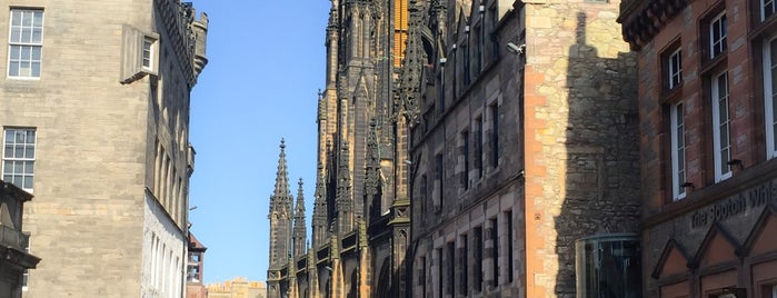 The Royal Mile is one of Nuriさんのお気に入りスポット.