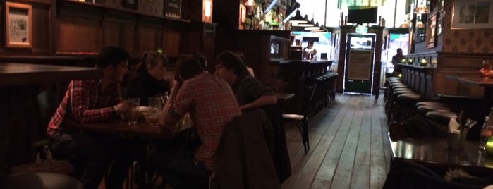 Irish Pub O'Malleys is one of Bob : понравившиеся места.