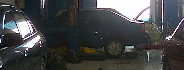 Bengkel Wijaya Motor is one of Kampus unhas.