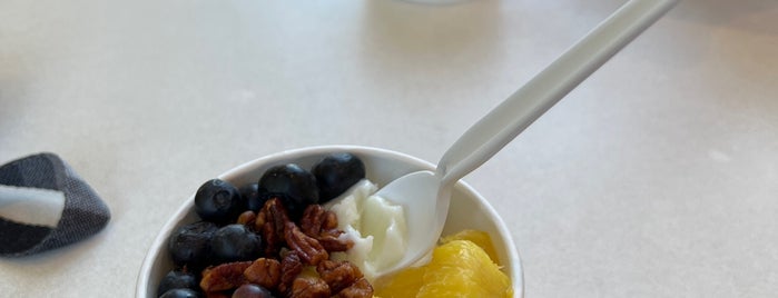 Pinkberry is one of The 15 Best Places for Mango in Sacramento.