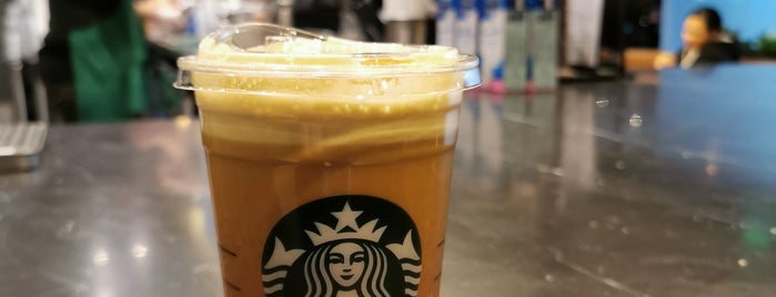 Starbucks is one of Posti che sono piaciuti a Meshal.