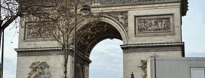 Arc de Triomphe is one of Che's Saved Places.