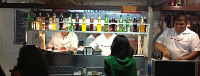 Tacos El tejaban is one of สถานที่ที่บันทึกไว้ของ Rocio.