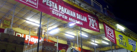 Ramayana Ciputat is one of Tangerang Selatan. Banten.