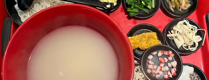 红锅 (Honguo Red Pot) is one of Foodies.