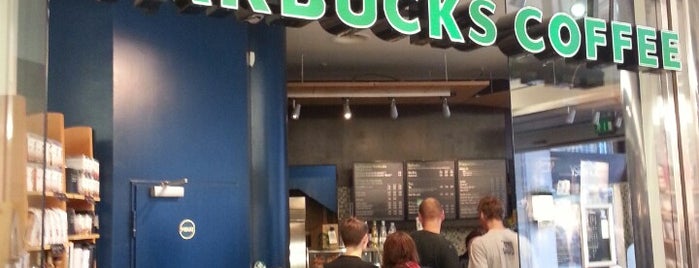 Starbucks is one of สถานที่ที่บันทึกไว้ของ Hakan.